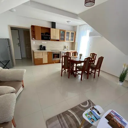 Jokai Apartmanhaz-Hajduszoboszlo Exterior photo