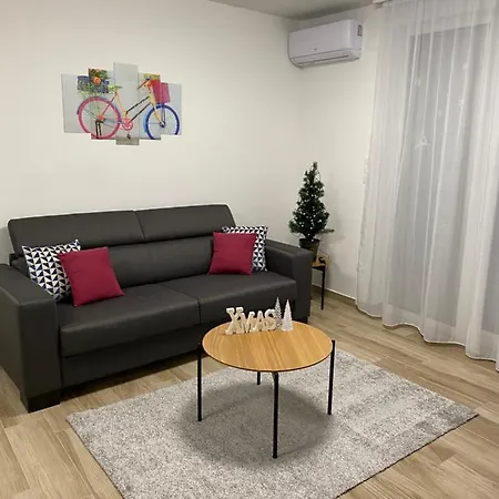 Jokai Apartmanhaz-Hajduszoboszlo Exterior photo