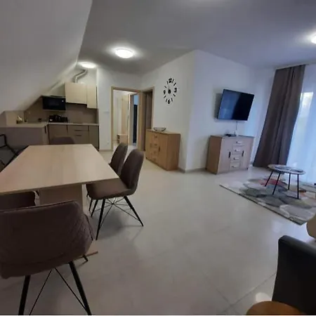 Jokai Apartmanhaz-Hajduszoboszlo Exterior photo